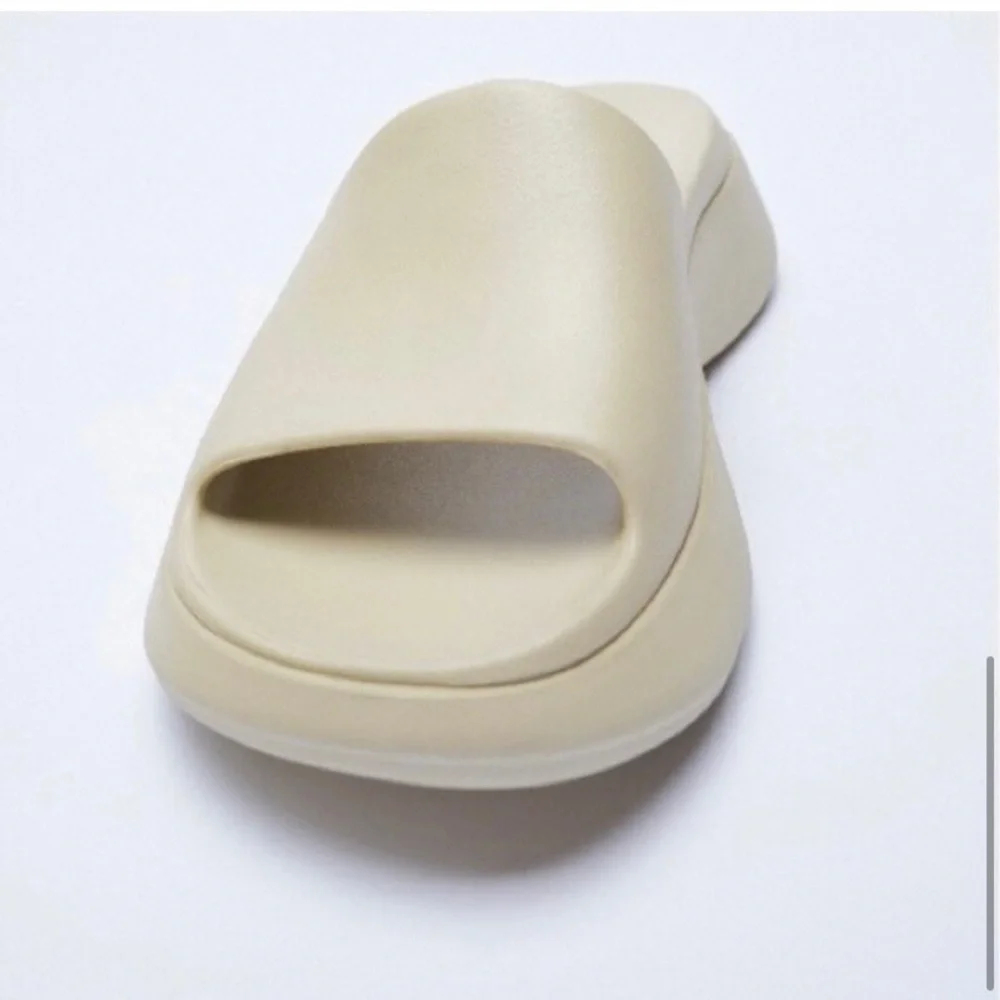 Zara Flat Sandal Ivory Cream Platform Rubber Slide Sandal beige - Picture 2 of 13